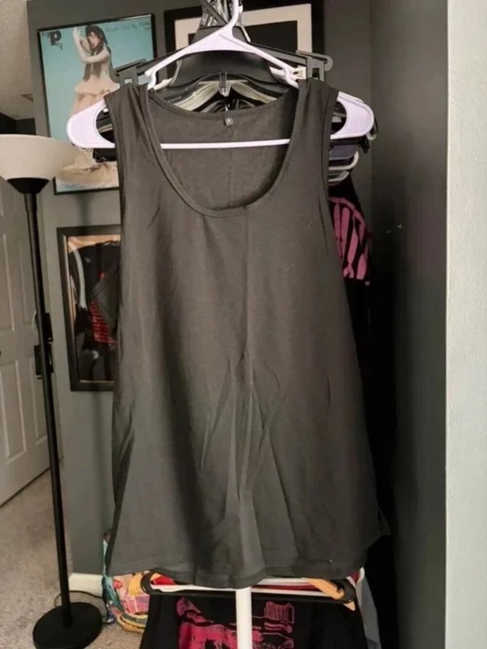 Men’s Black Basic Tank Top Size Small